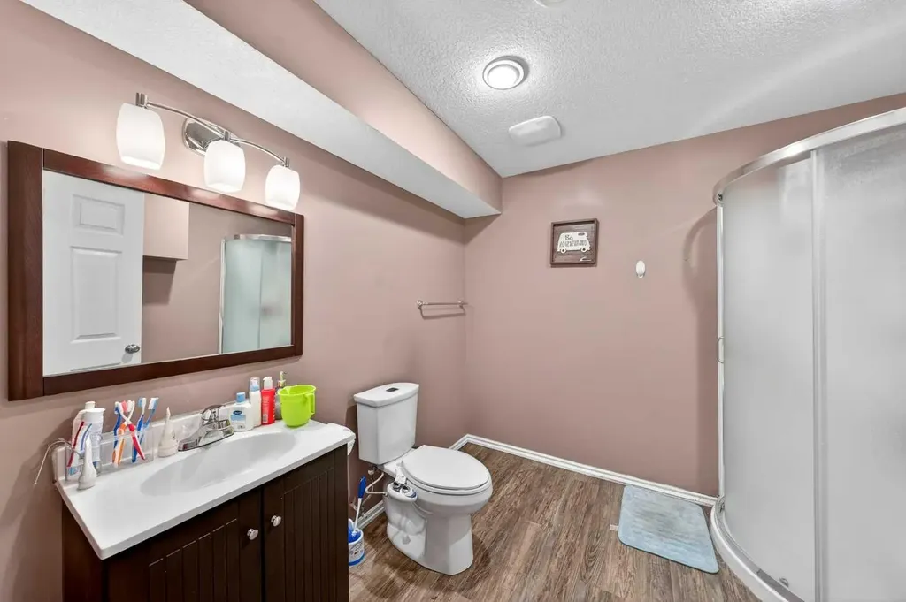 391 Country Hills Place NW Calgary AB T3K 4W6