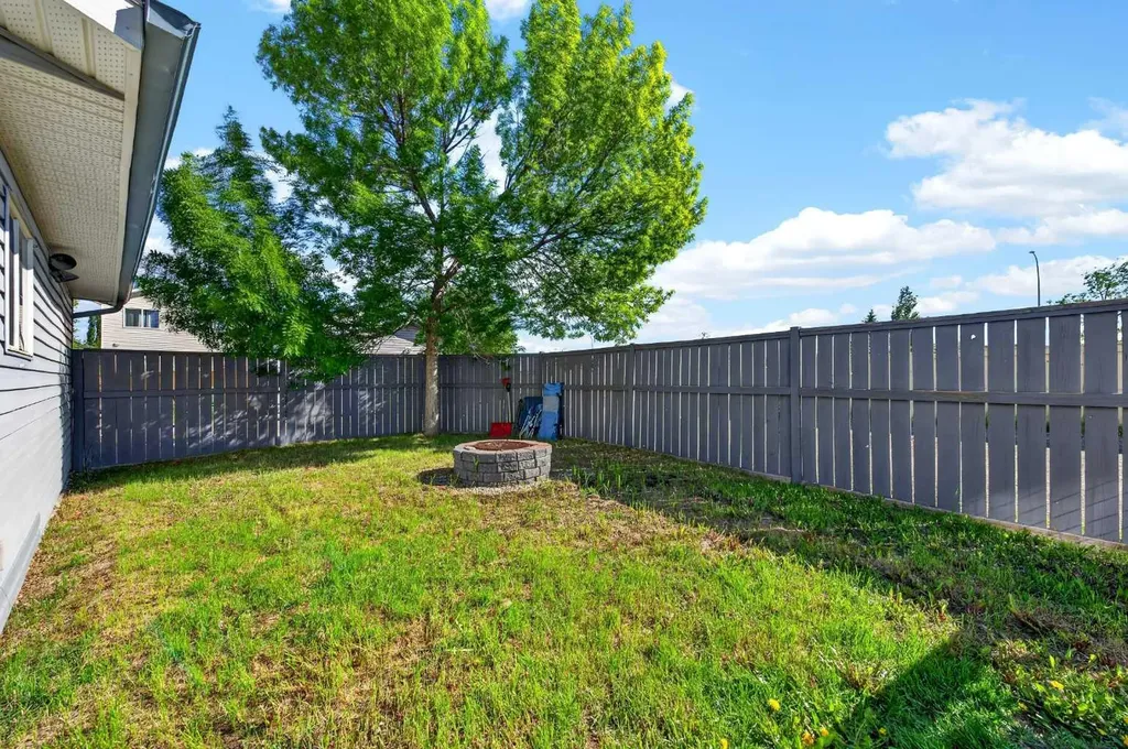 391 Country Hills Place NW Calgary AB T3K 4W6