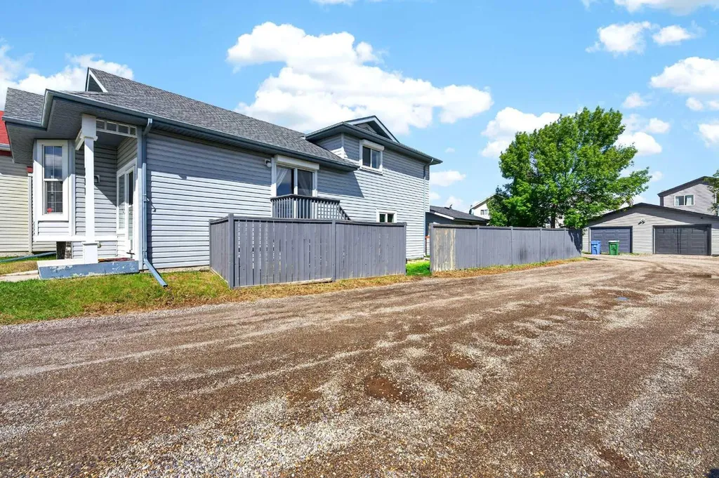 391 Country Hills Place NW Calgary AB T3K 4W6