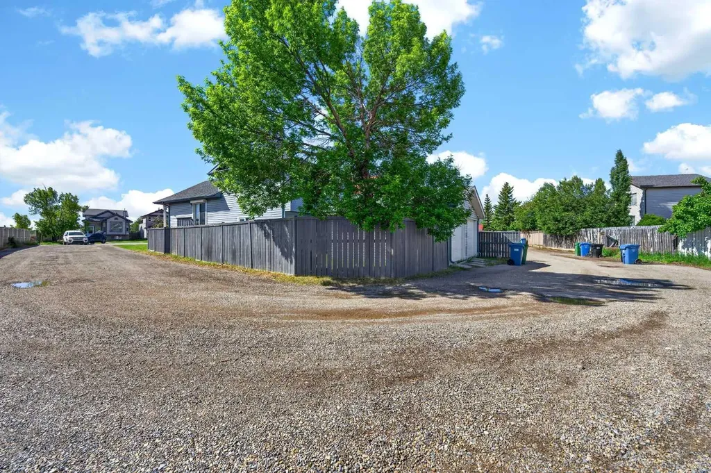 391 Country Hills Place NW Calgary AB T3K 4W6