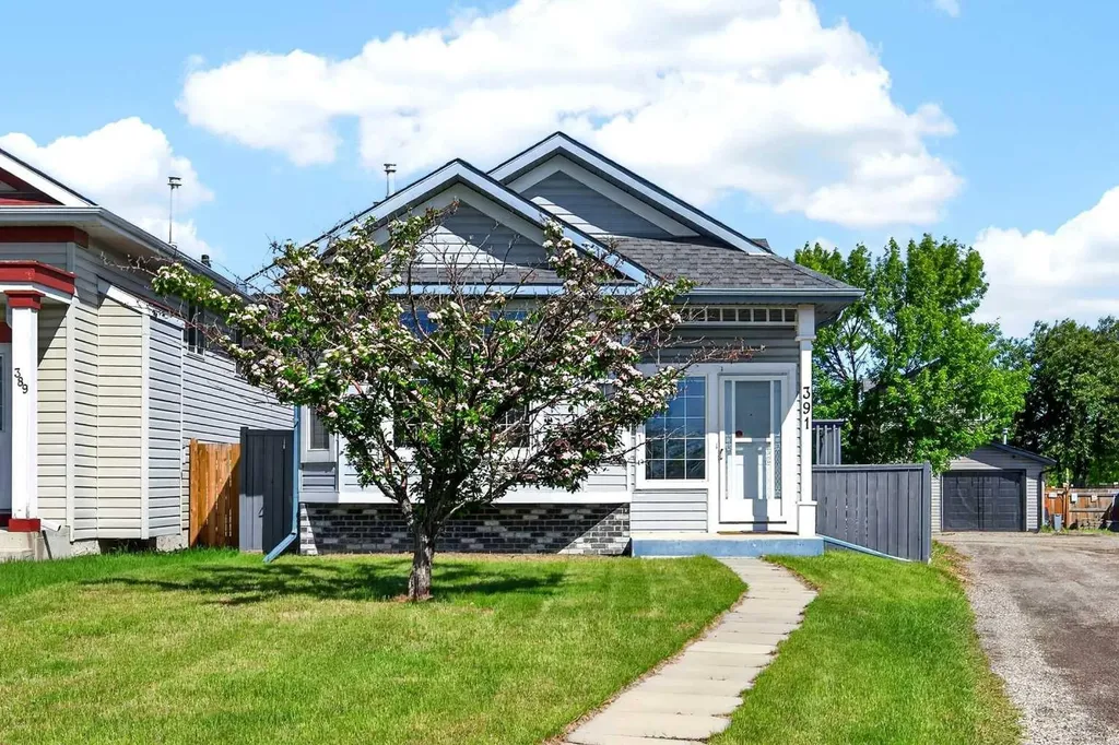 391 Country Hills Place NW Calgary AB T3K 4W6