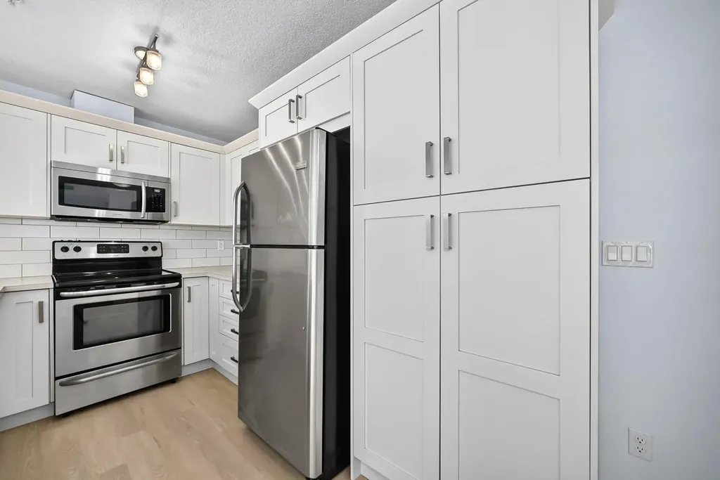 450 Sage Valley Drive NW Calgary AB T3E 0V6