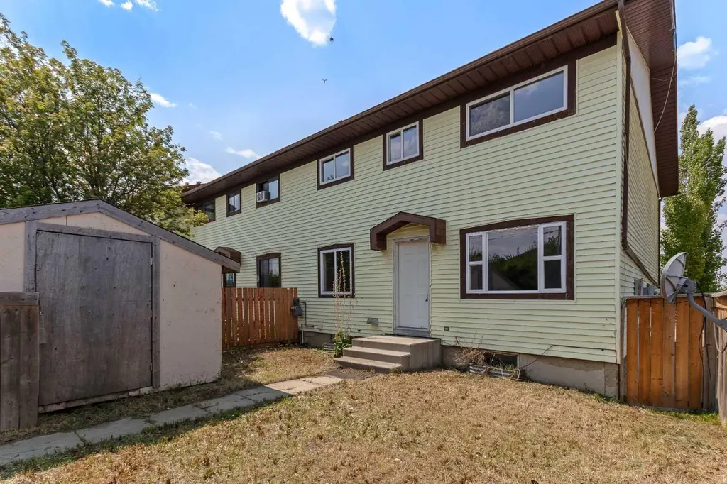 19 Third Avenue SE Marshall SK S0M1R0