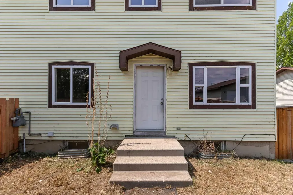 19 Third Avenue SE Marshall SK S0M1R0