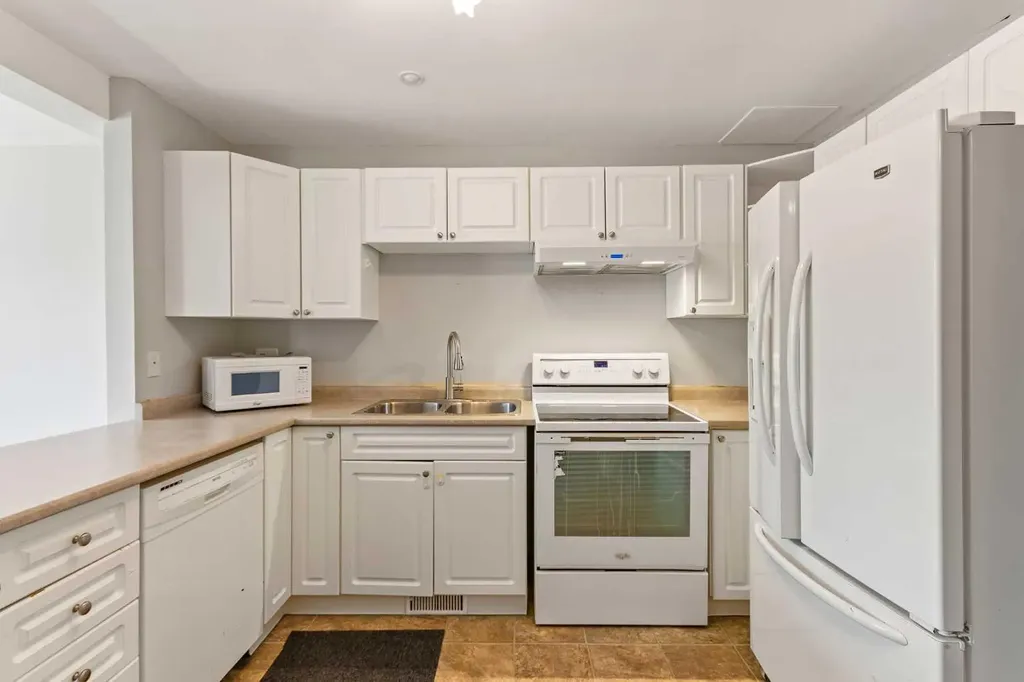19 Third Avenue SE Marshall SK S0M1R0