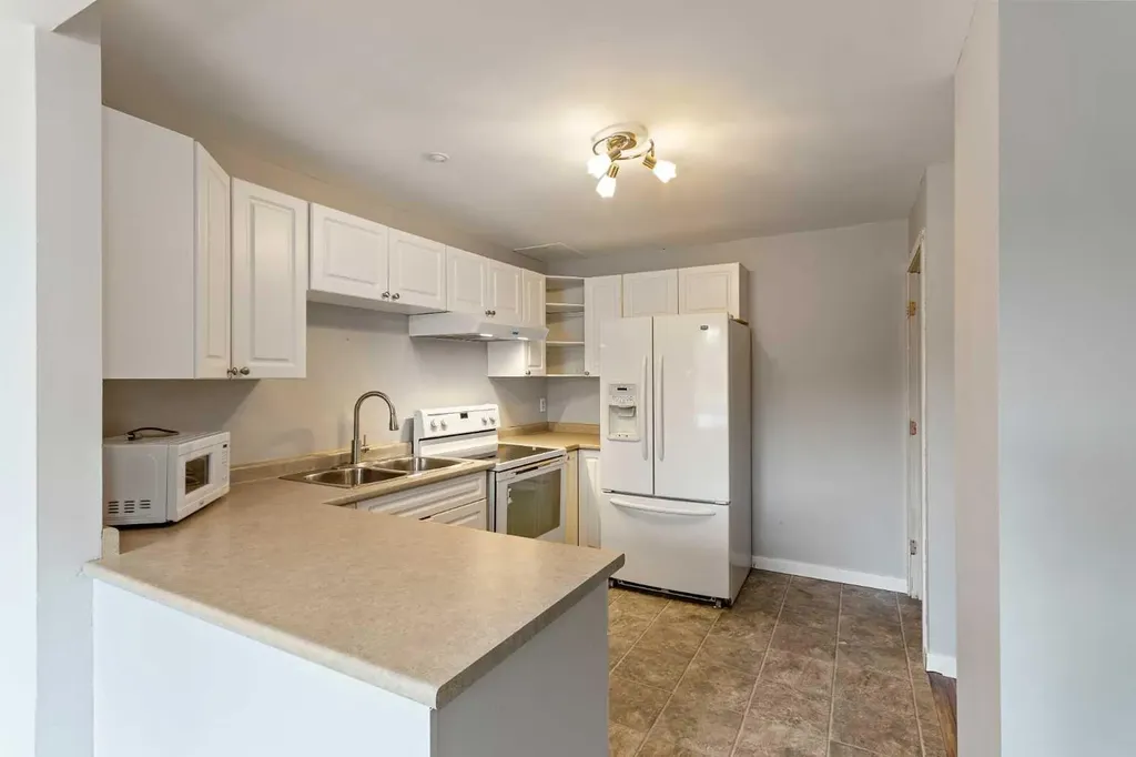 19 Third Avenue SE Marshall SK S0M1R0