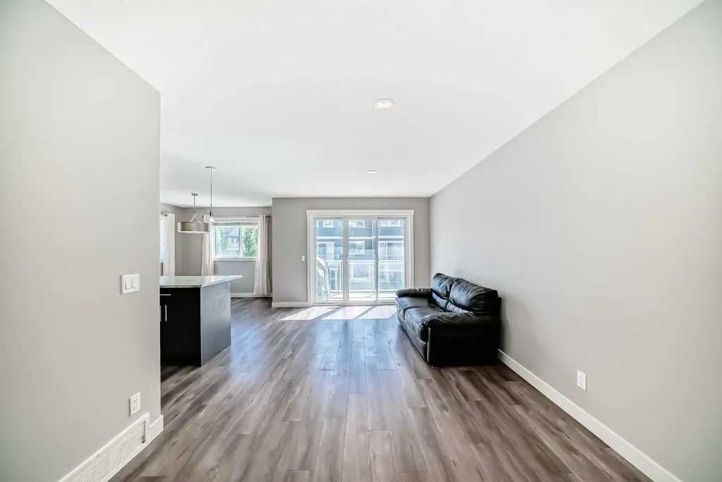 201 Evanston Manor NW Calgary AB T3P0R8