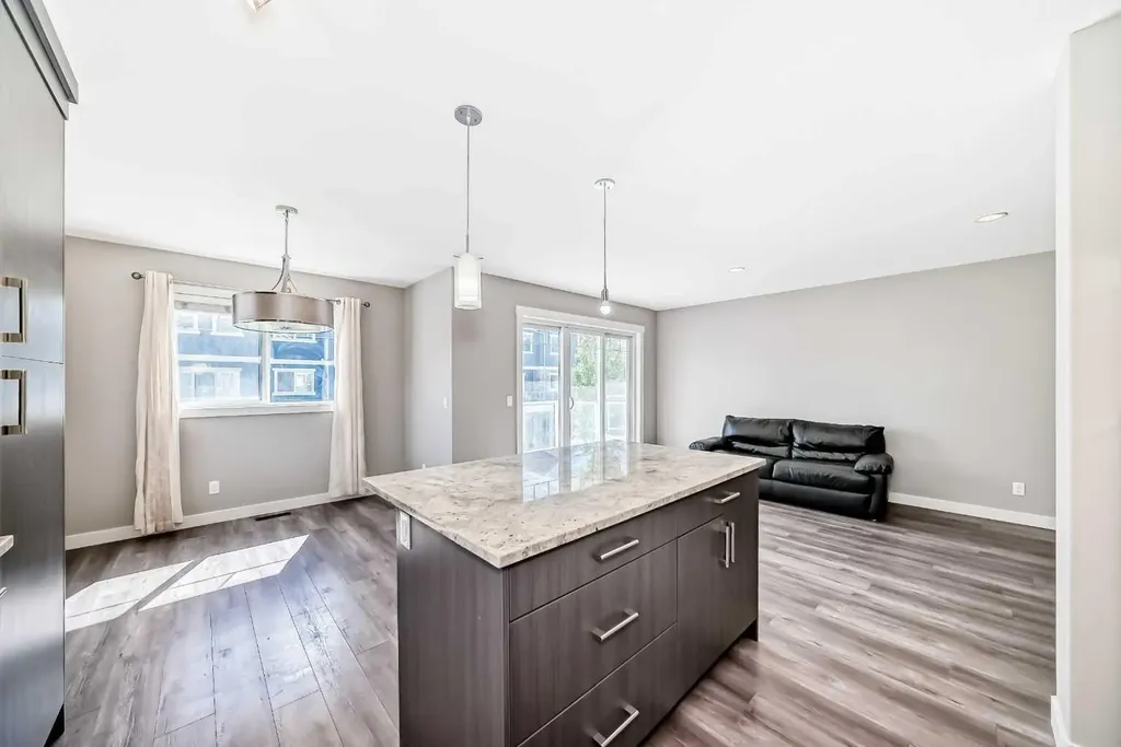 201 Evanston Manor NW Calgary AB T3P0R8