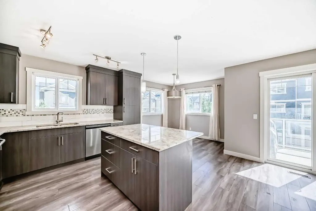 201 Evanston Manor NW Calgary AB T3P0R8