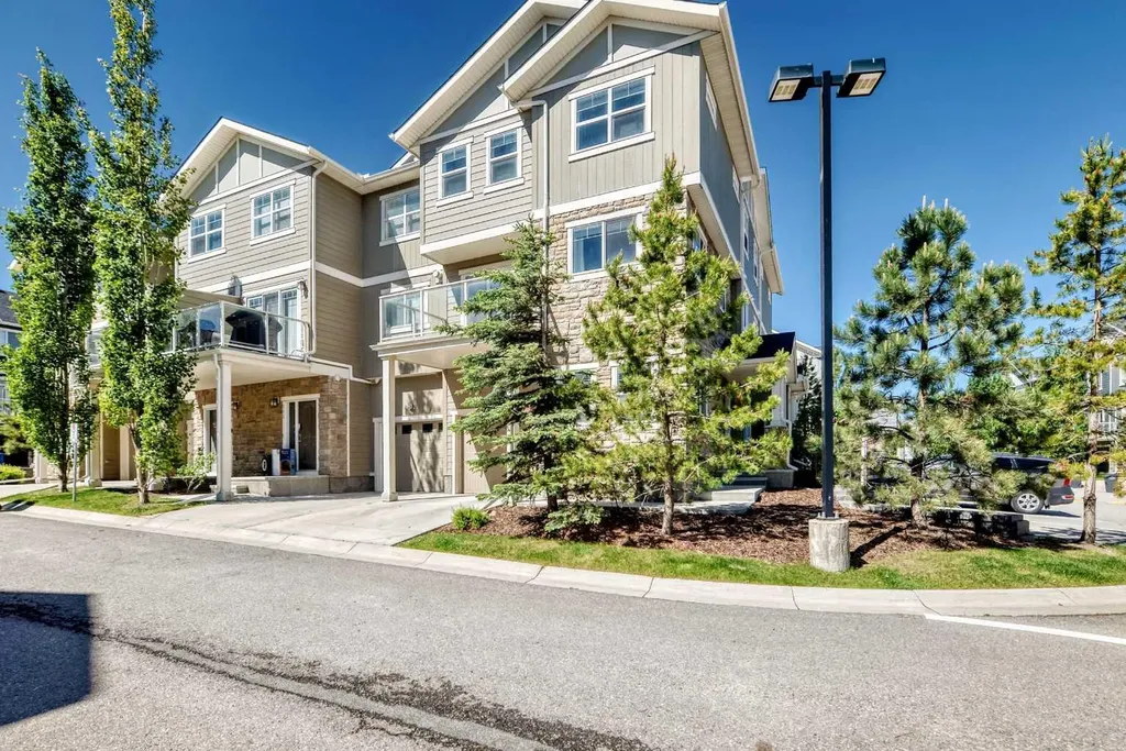 201 Evanston Manor NW Calgary AB T3P0R8