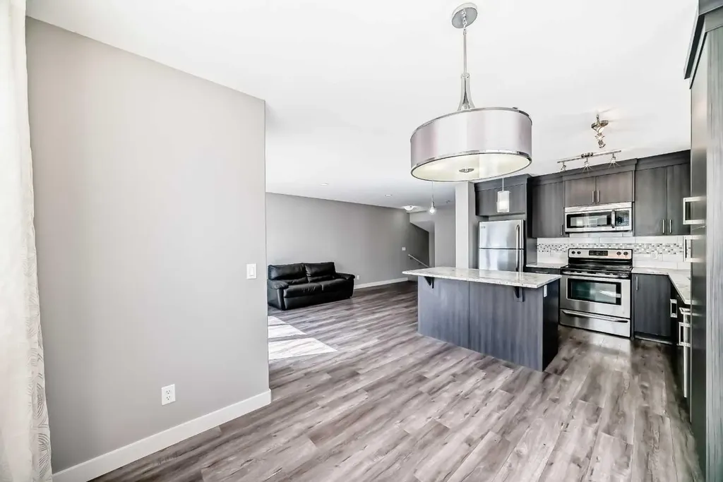 201 Evanston Manor NW Calgary AB T3P0R8
