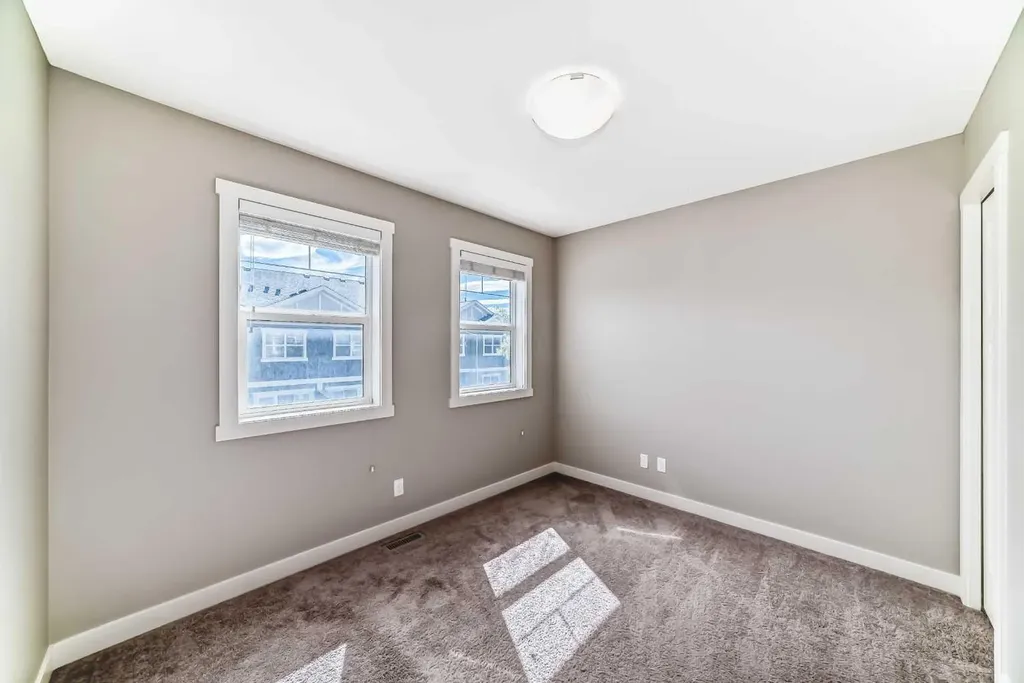 201 Evanston Manor NW Calgary AB T3P0R8
