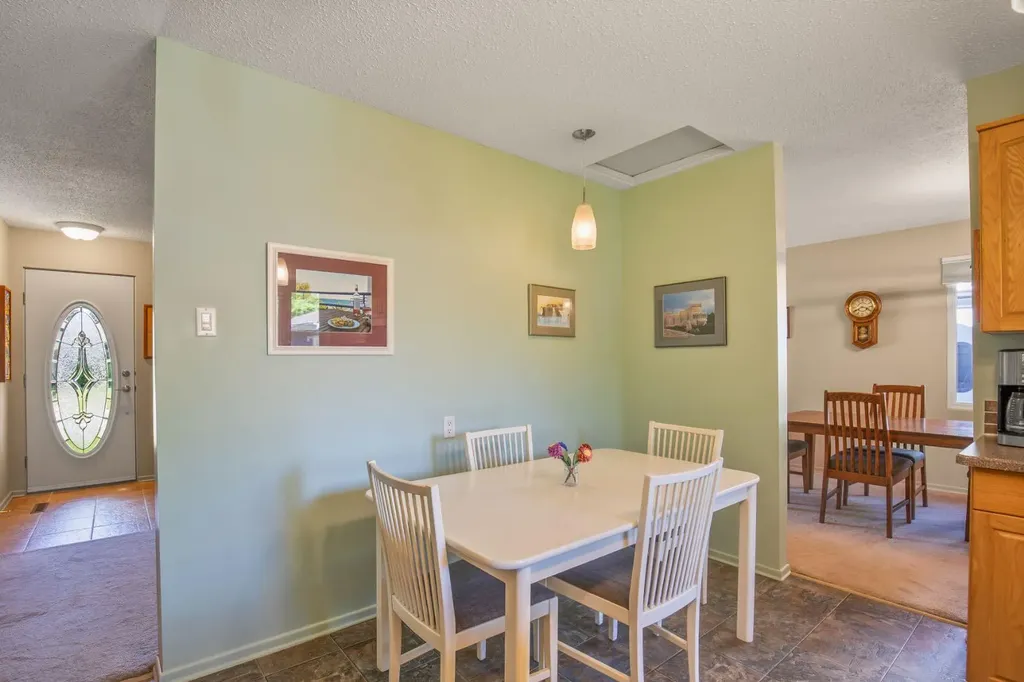 11 Mccune Avenue Red Deer AB T4N 0H3