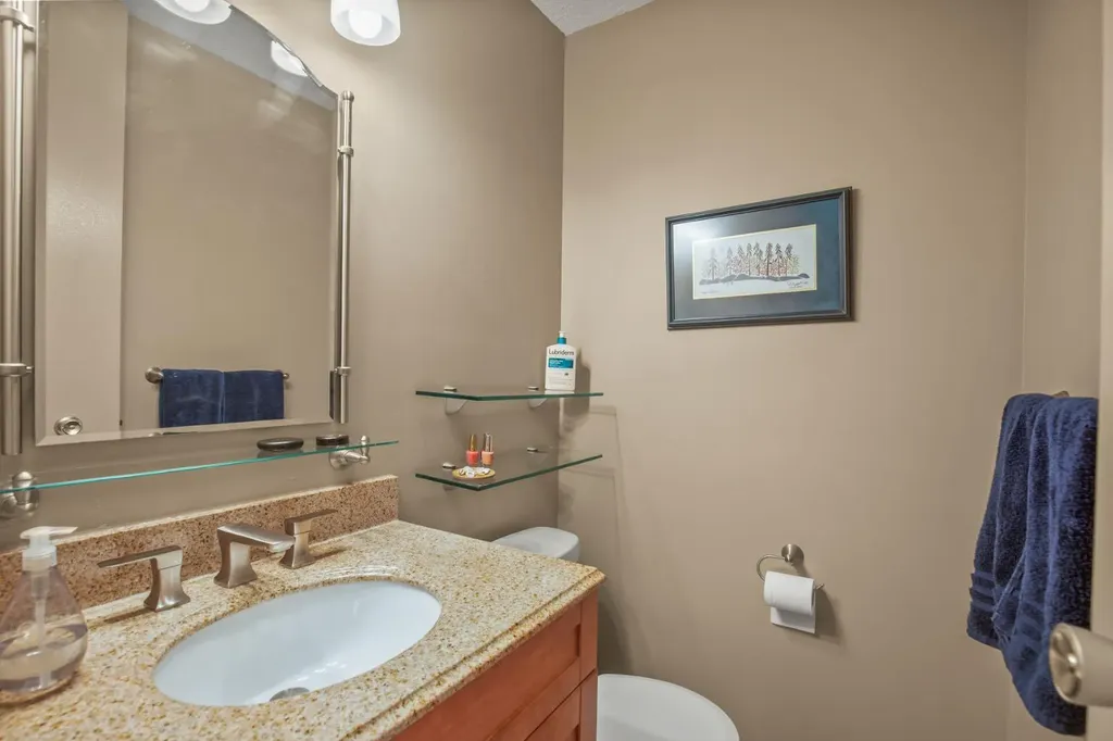 11 Mccune Avenue Red Deer AB T4N 0H3