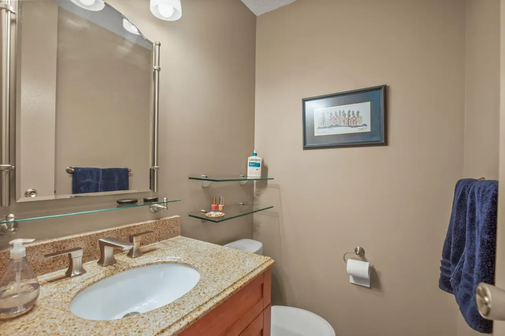 11 Mccune Avenue Red Deer AB T4N 0H3