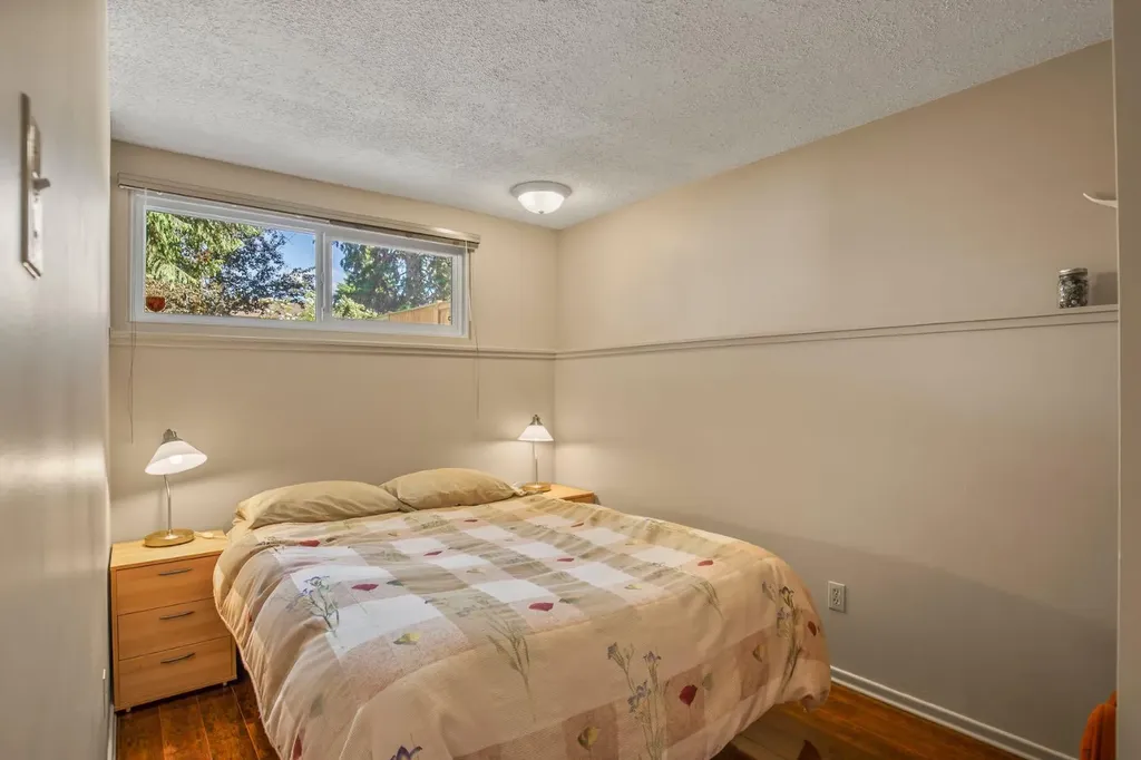 11 Mccune Avenue Red Deer AB T4N 0H3