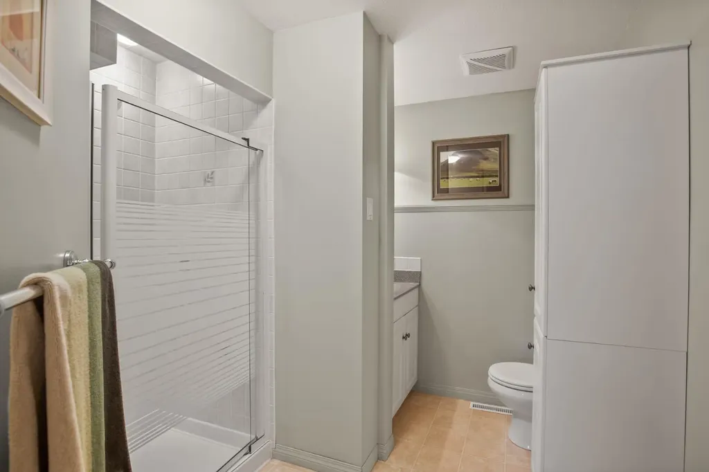 11 Mccune Avenue Red Deer AB T4N 0H3