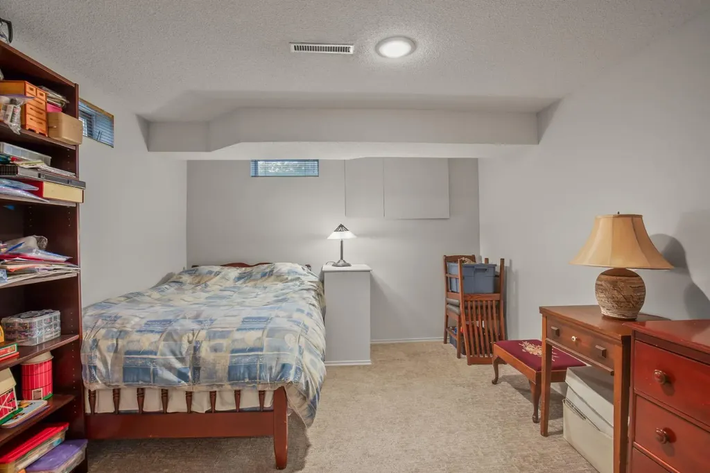 11 Mccune Avenue Red Deer AB T4N 0H3