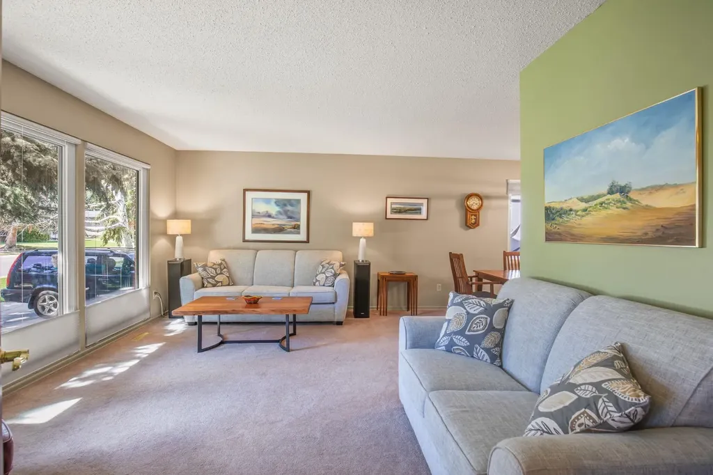 11 Mccune Avenue Red Deer AB T4N 0H3