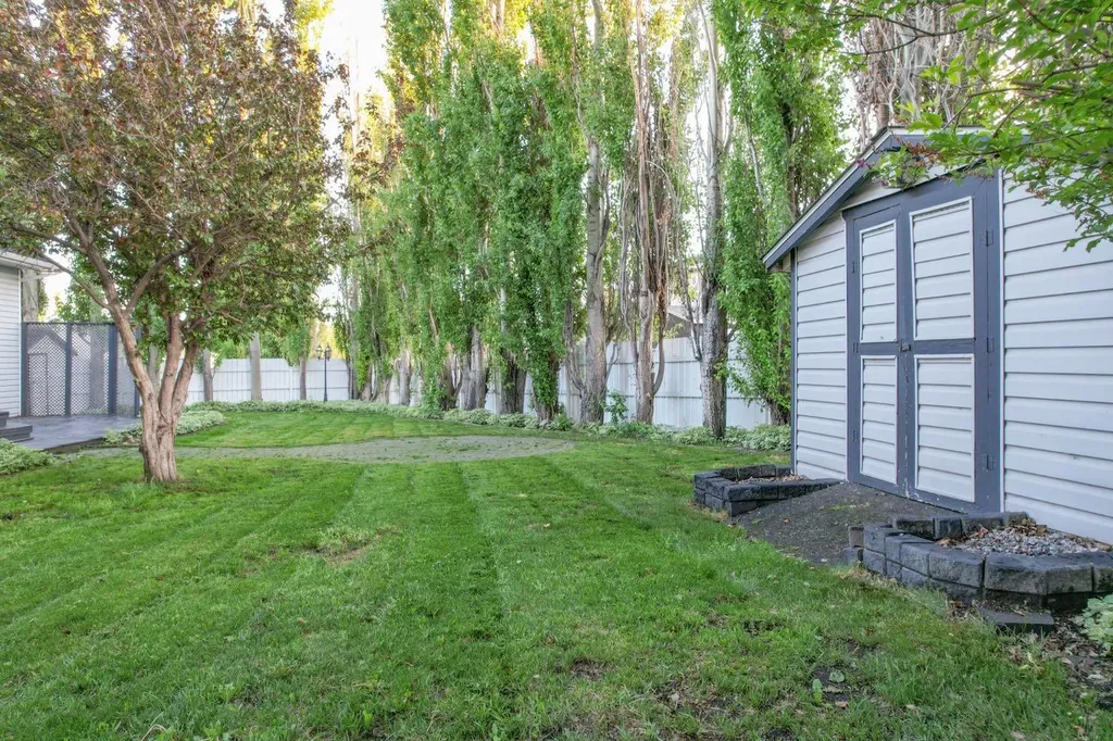 5506 63a Street Close Ponoka AB T4J 1K9