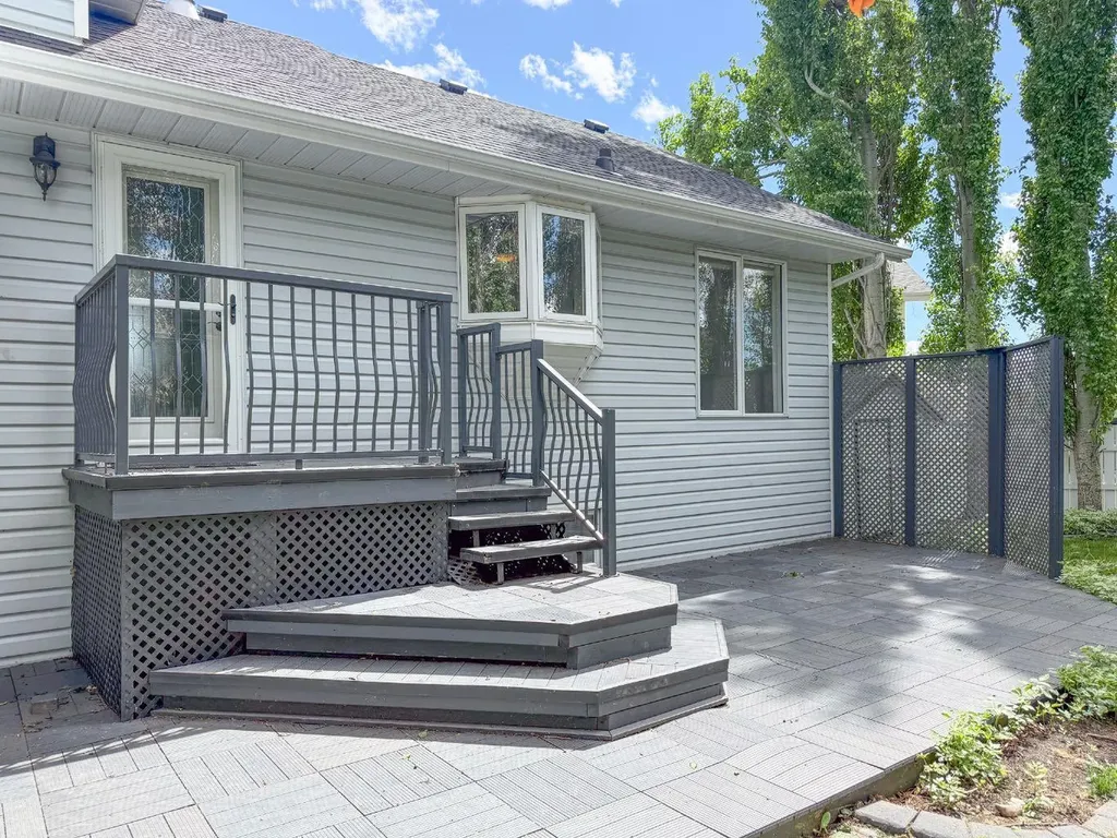 5506 63a Street Close Ponoka AB T4J 1K9