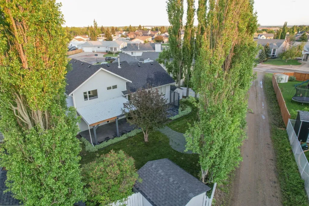 5506 63a Street Close Ponoka AB T4J 1K9