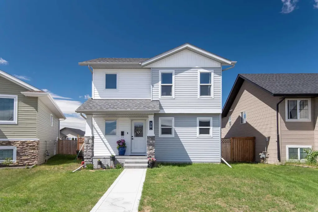 30 Cascade Street Blackfalds AB T4M 0A8