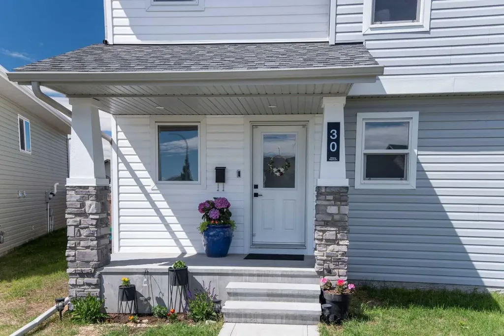 30 Cascade Street Blackfalds AB T4M 0A8