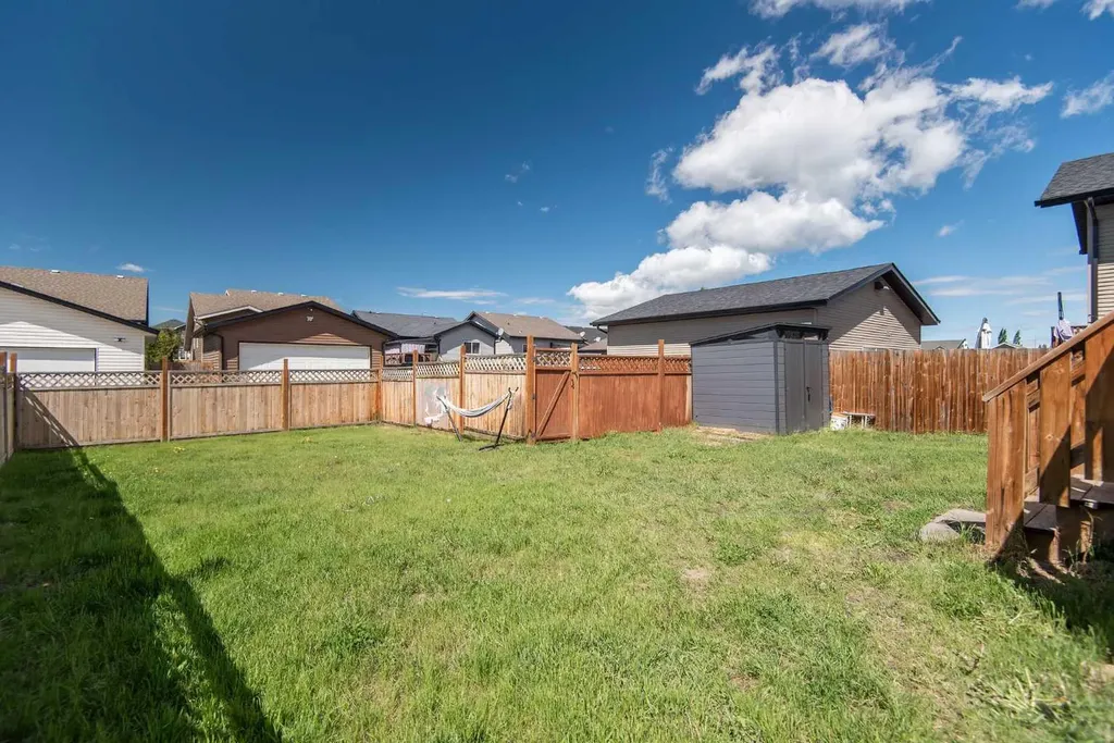 30 Cascade Street Blackfalds AB T4M 0A8
