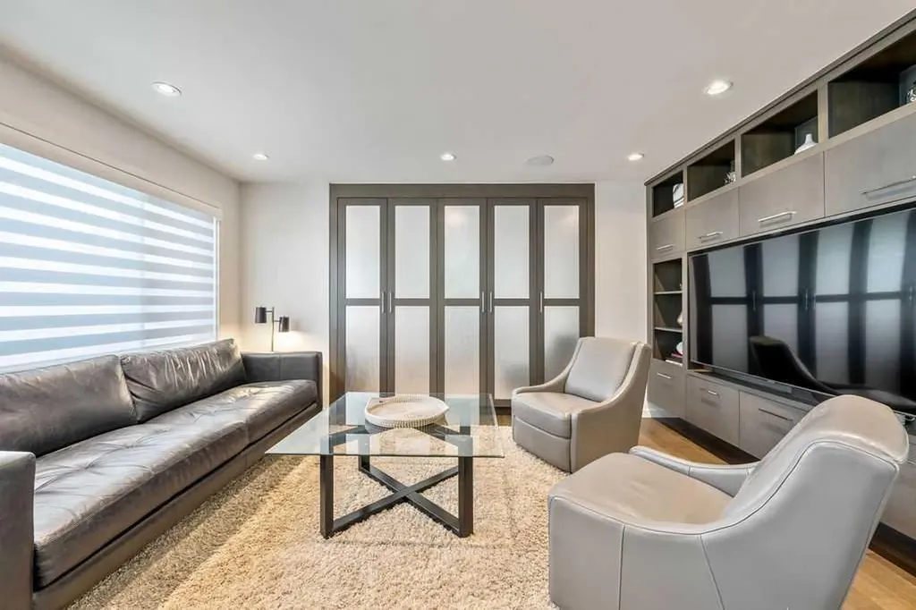 122 13 Street NE Calgary AB T2E 4S1