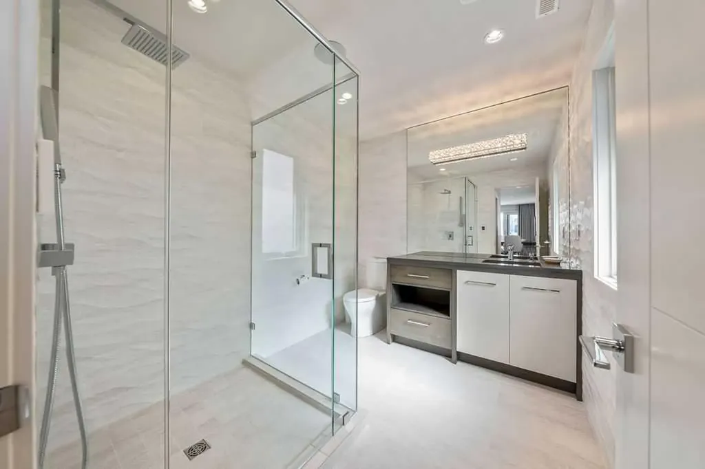 122 13 Street NE Calgary AB T2E 4S1