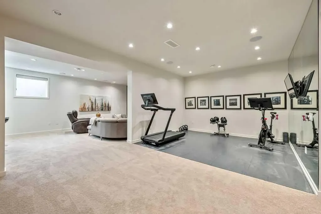 122 13 Street NE Calgary AB T2E 4S1