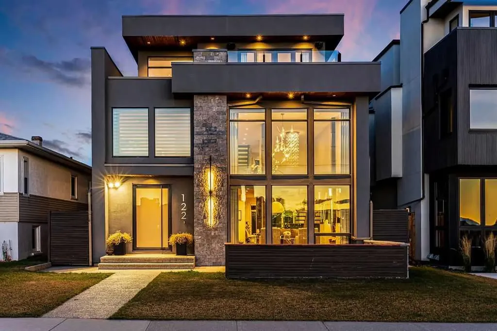 122 13 Street NE Calgary AB T2E 4S1