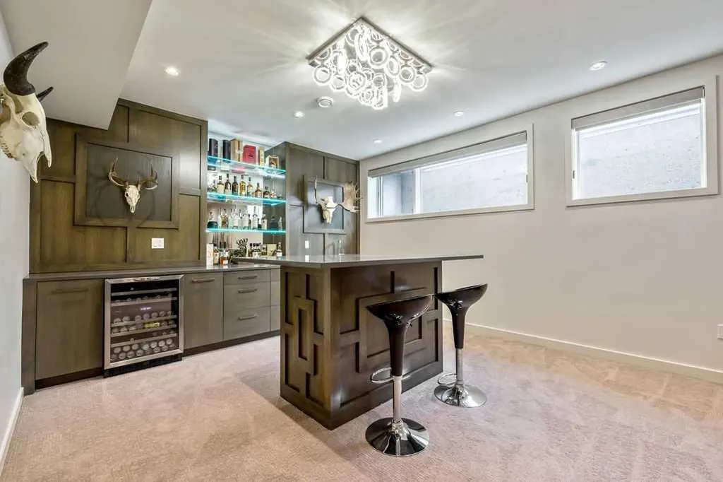 122 13 Street NE Calgary AB T2E 4S1