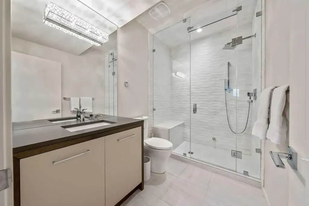 122 13 Street NE Calgary AB T2E 4S1