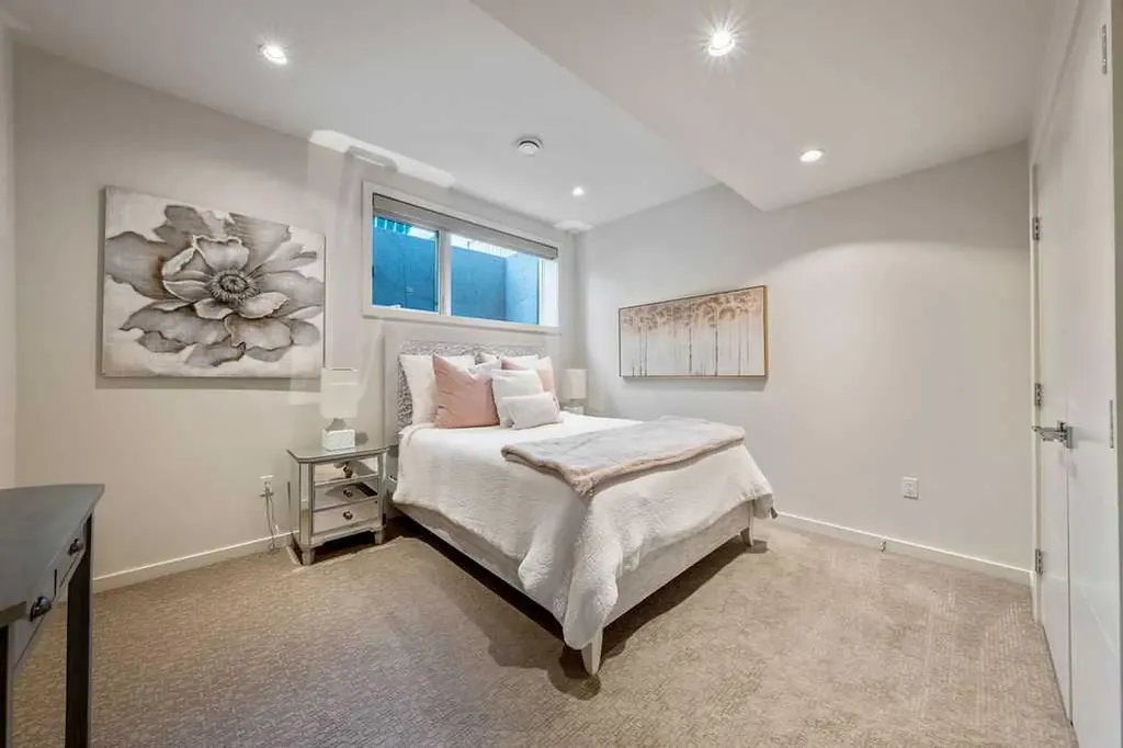 122 13 Street NE Calgary AB T2E 4S1