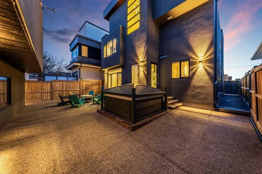 122 13 Street NE Calgary AB T2E 4S1