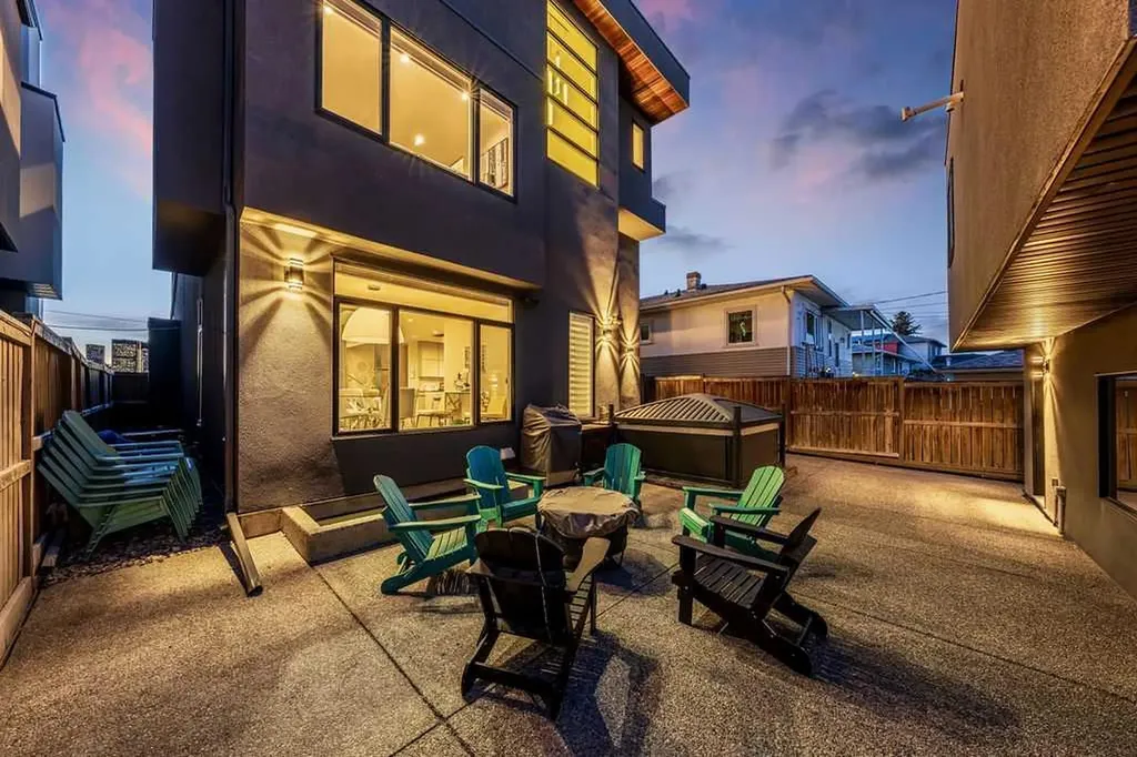 122 13 Street NE Calgary AB T2E 4S1