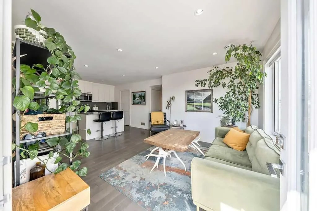 122 13 Street NE Calgary AB T2E 4S1