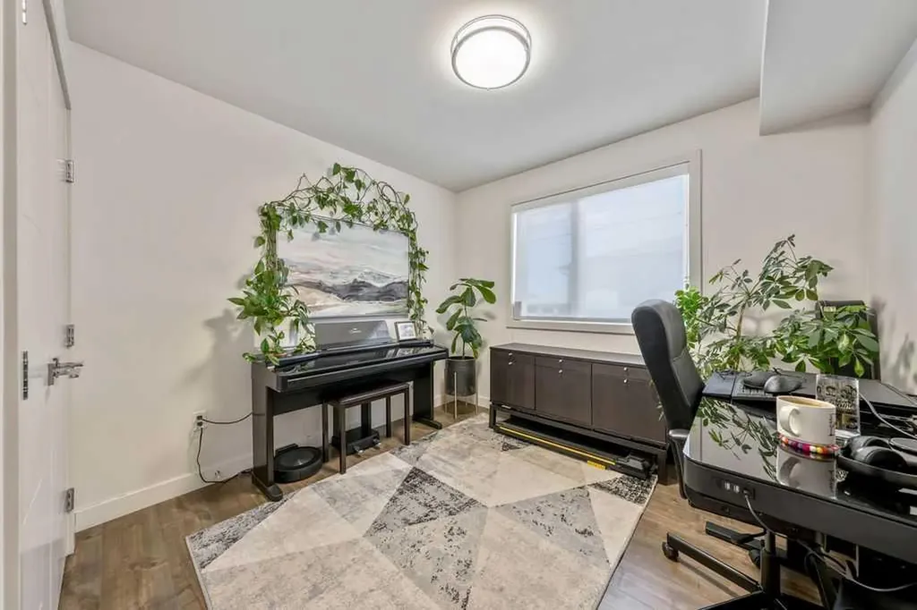 122 13 Street NE Calgary AB T2E 4S1