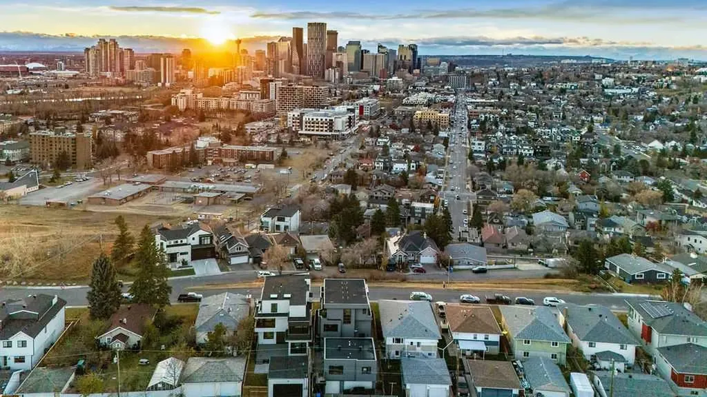 122 13 Street NE Calgary AB T2E 4S1