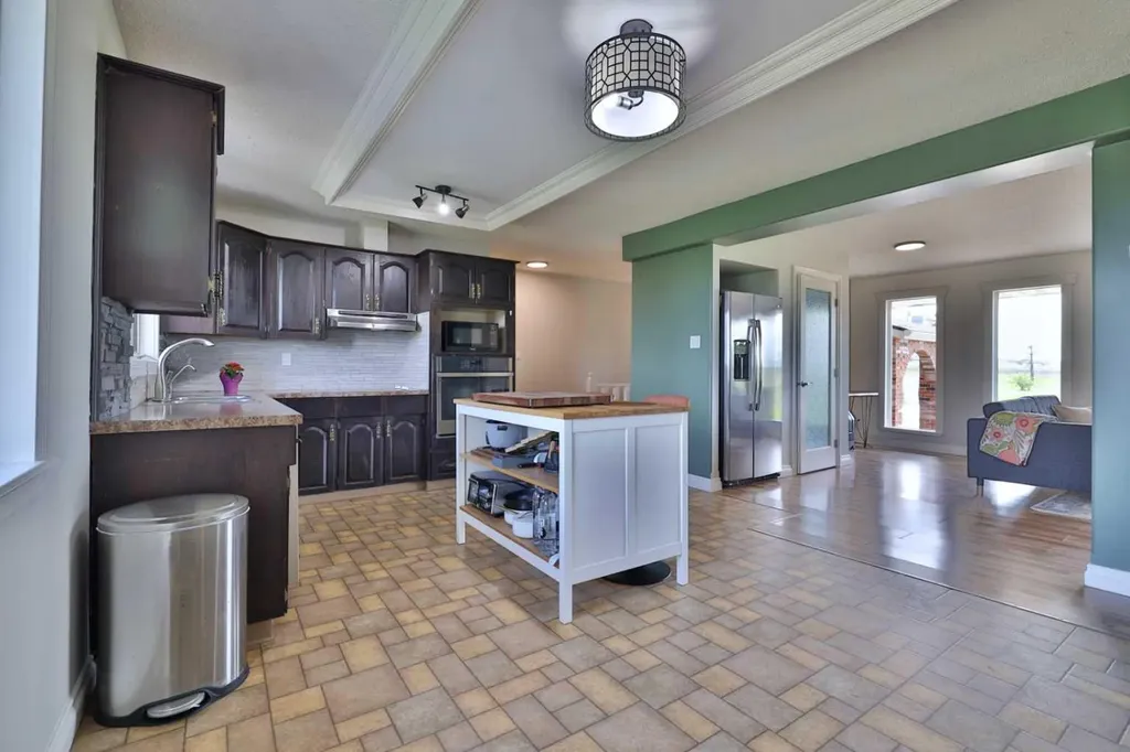 21072 474 Township Rural Camrose County AB T4V 1X3