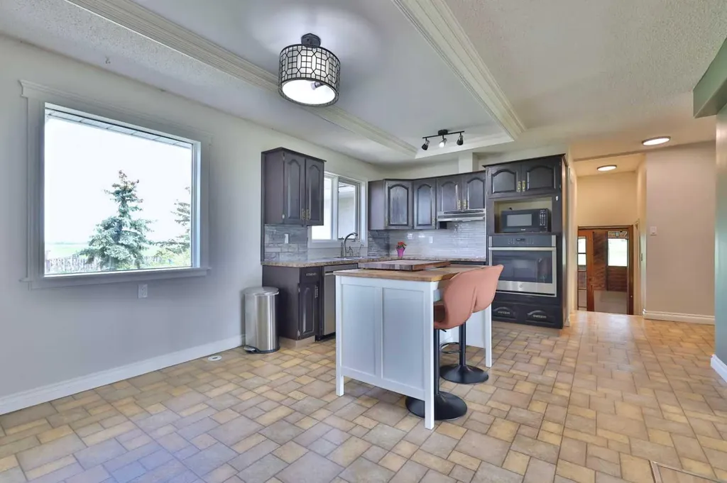 21072 474 Township Rural Camrose County AB T4V 1X3