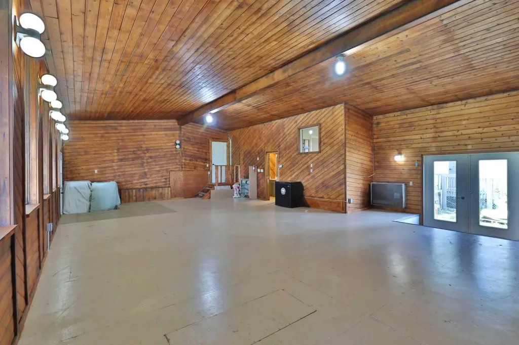 21072 474 Township Rural Camrose County AB T4V 1X3