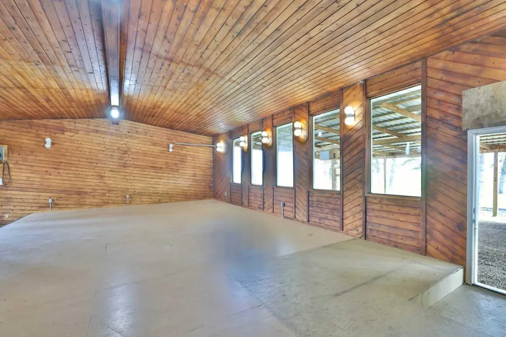 21072 474 Township Rural Camrose County AB T4V 1X3