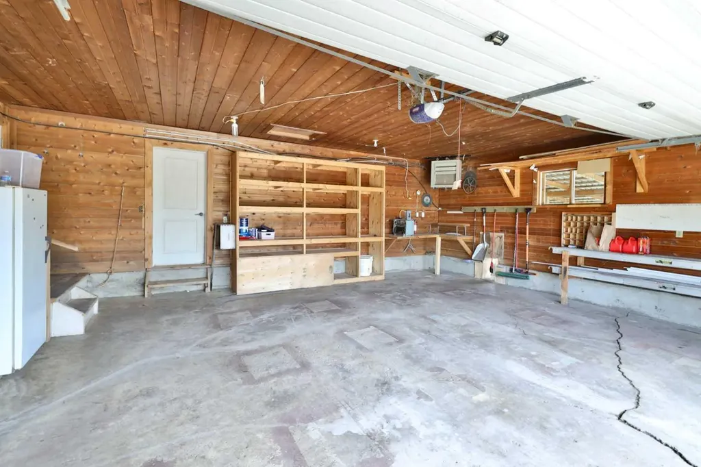21072 474 Township Rural Camrose County AB T4V 1X3