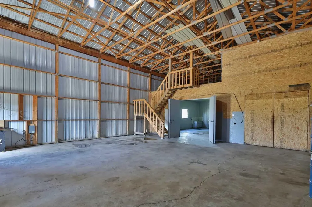 21072 474 Township Rural Camrose County AB T4V 1X3
