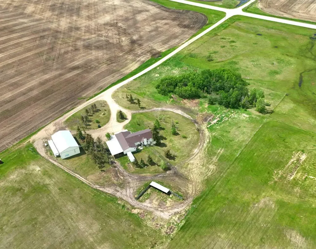 21072 474 Township Rural Camrose County AB T4V 1X3