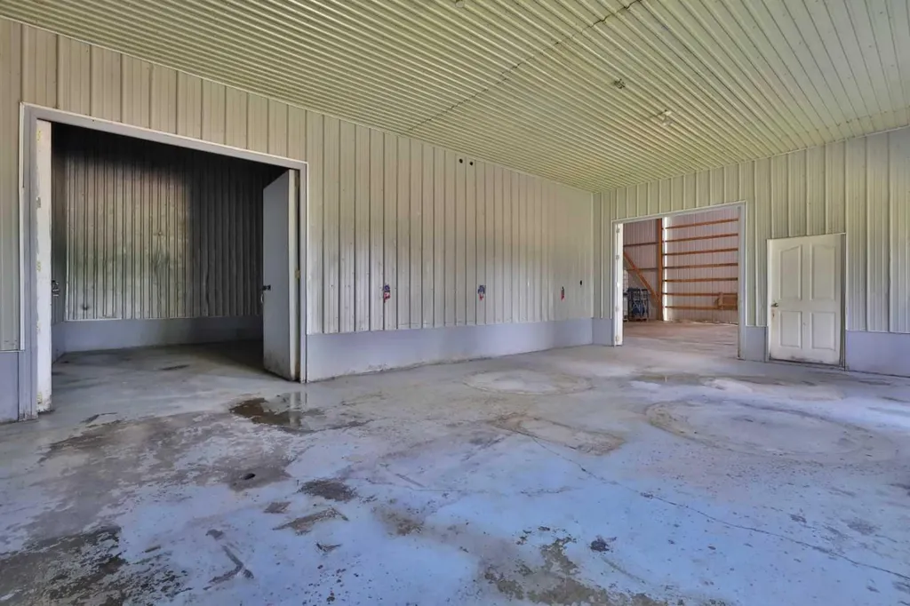 21072 474 Township Rural Camrose County AB T4V 1X3