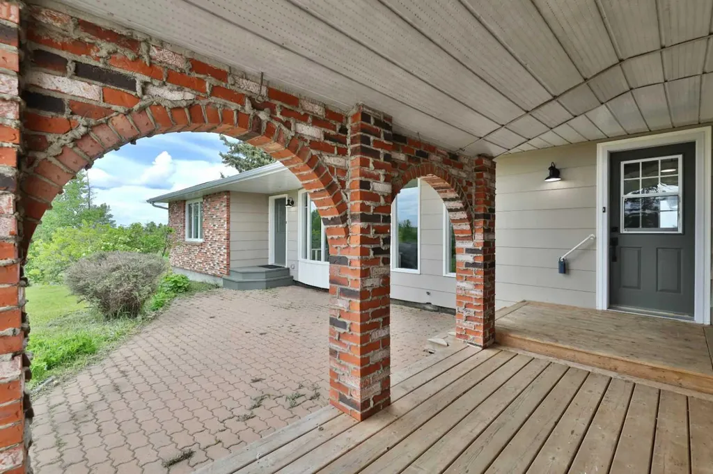 21072 474 Township Rural Camrose County AB T4V 1X3